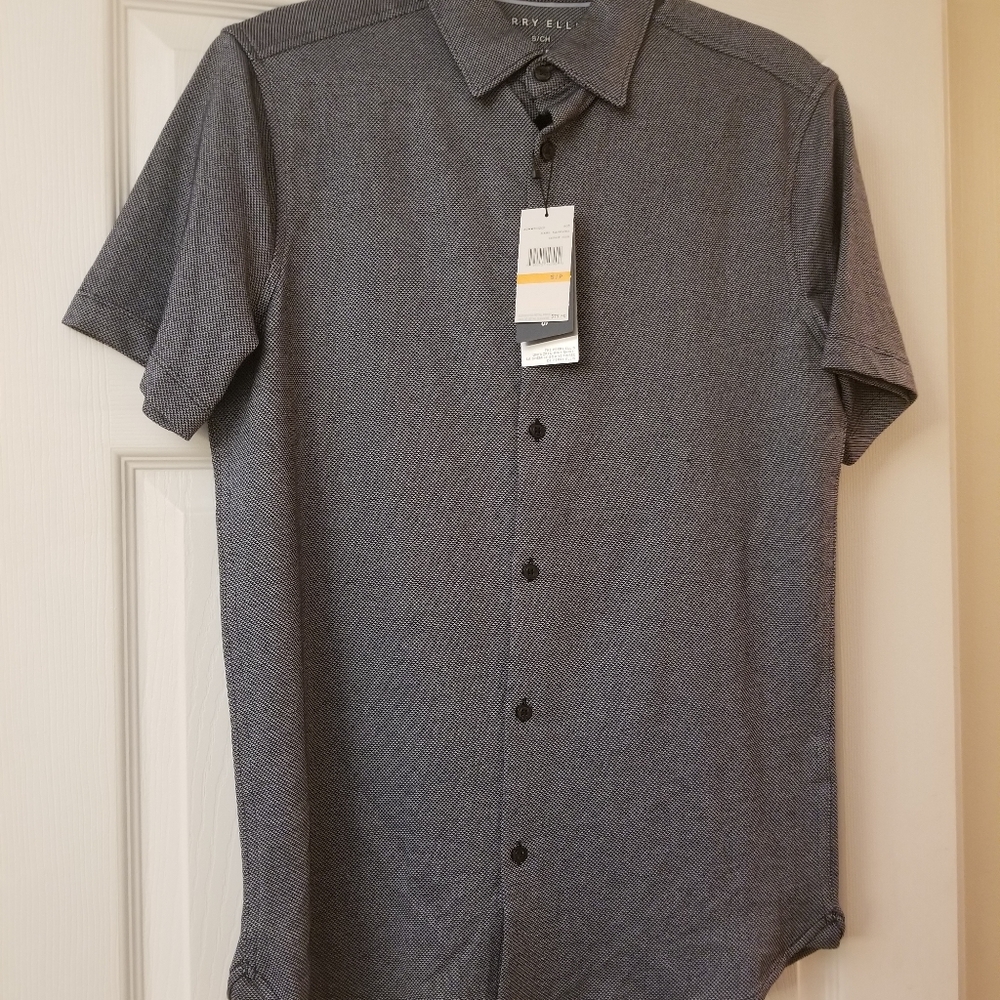 Brand New Perry Ellis Untucked Knit Shirt size Small